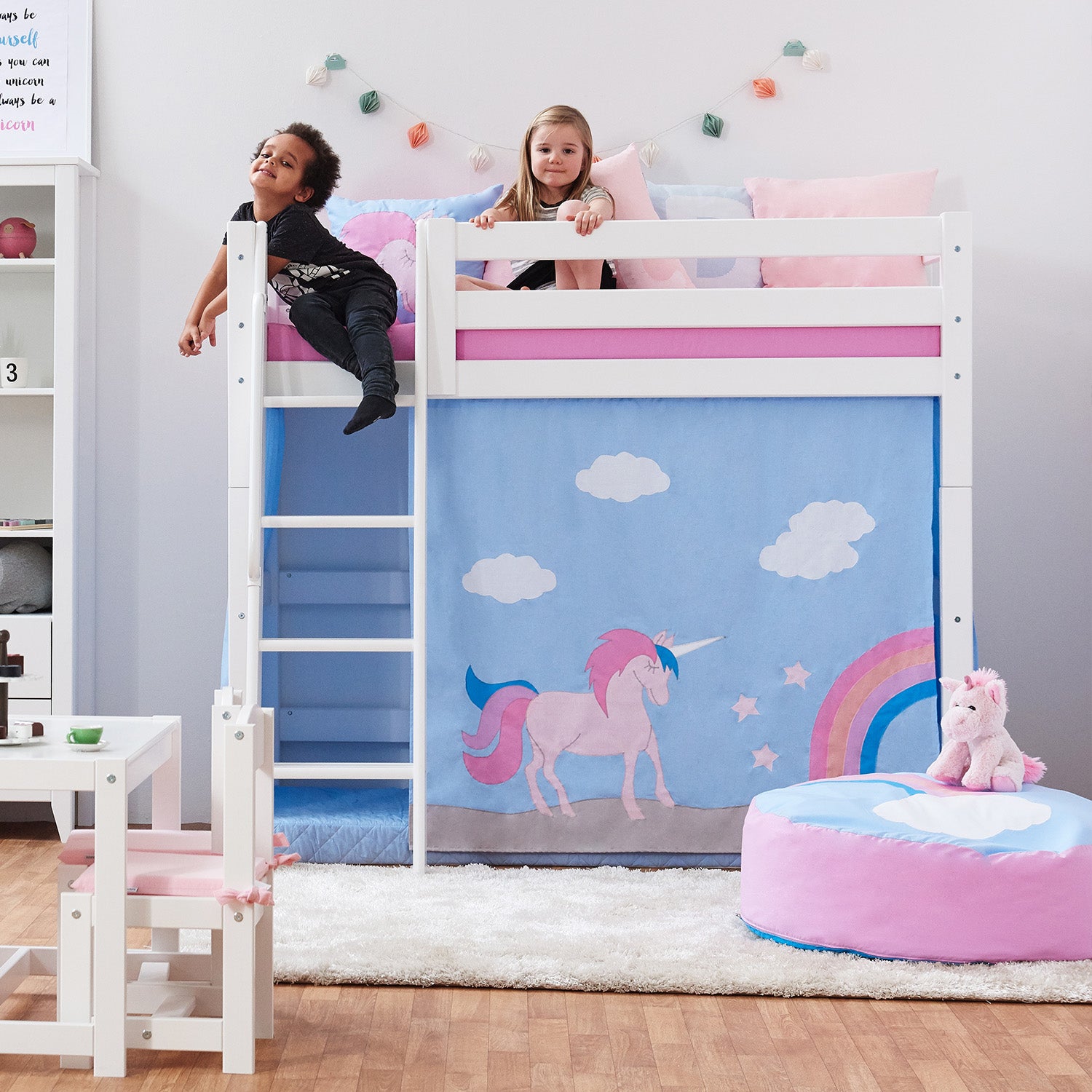 Hoppekids ECO Luxury Středně vysoké postel s Unicorn závěsy na postele 